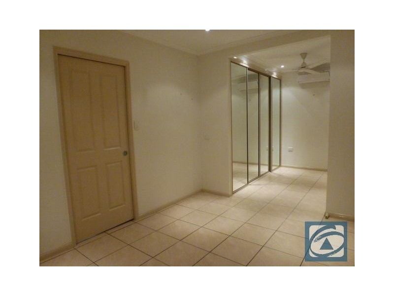 2/114 Upper Richardson Street, Whitfield QLD 4870