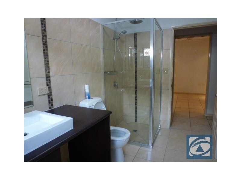 2/114 Upper Richardson Street, Whitfield QLD 4870