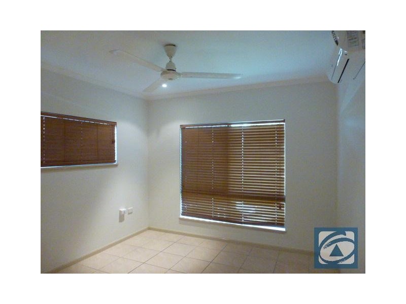 2/114 Upper Richardson Street, Whitfield QLD 4870