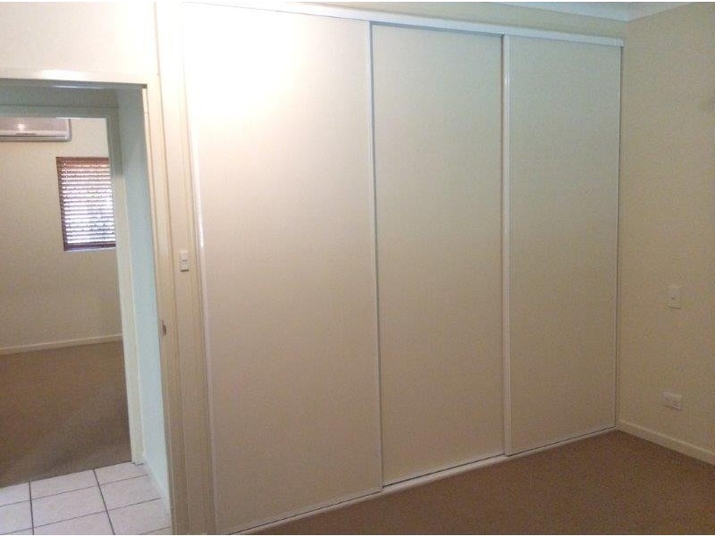 8/3-9 Stratford Parade, Stratford QLD 4870