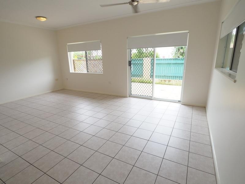 11/2 Grantala  Street, Manoora QLD 4870