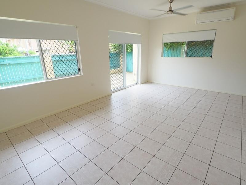 11/2 Grantala  Street, Manoora QLD 4870