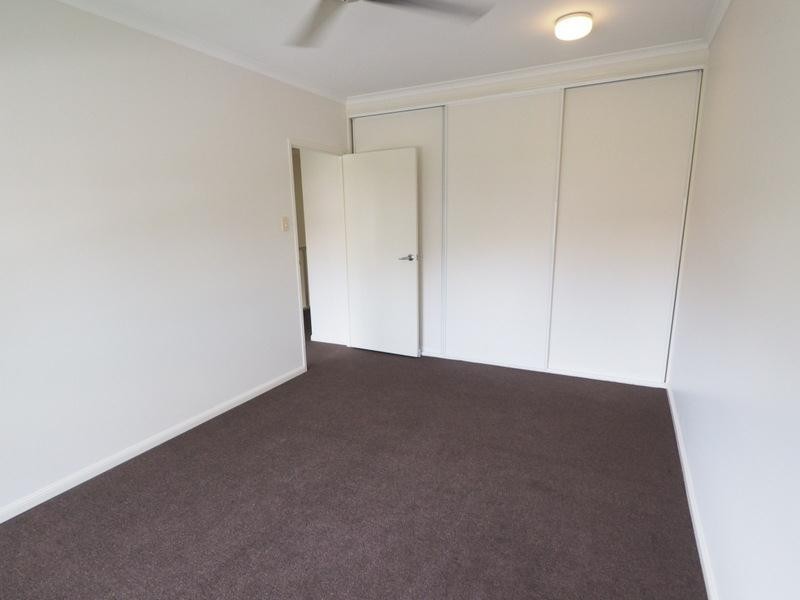 11/2 Grantala  Street, Manoora QLD 4870