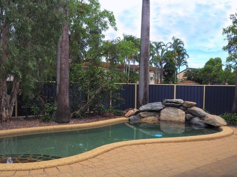 11/2 Grantala  Street, Manoora QLD 4870