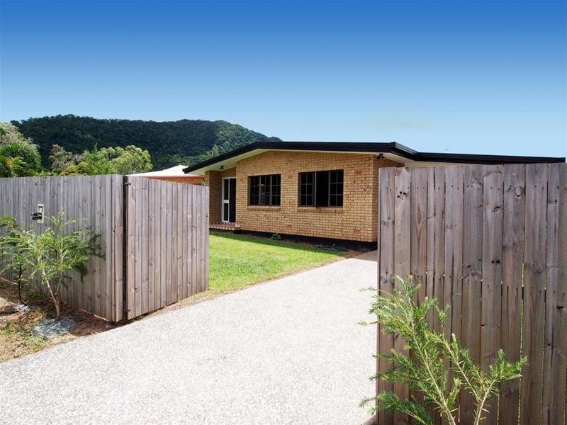 20 Primrose Street, Mooroobool QLD 4870