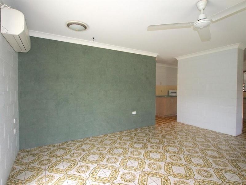 20 Primrose Street, Mooroobool QLD 4870