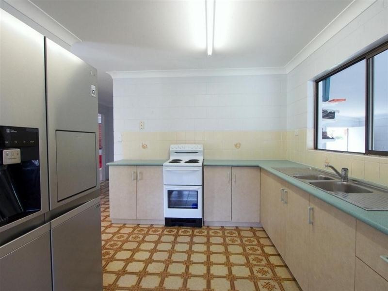 20 Primrose Street, Mooroobool QLD 4870