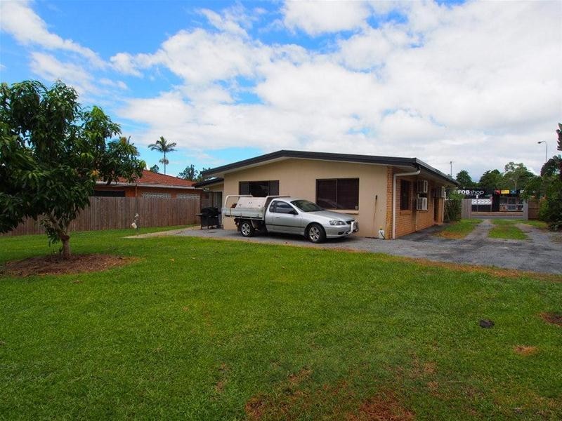 20 Primrose Street, Mooroobool QLD 4870