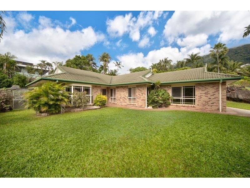 15 Eugenia Crescent, Redlynch QLD 4870