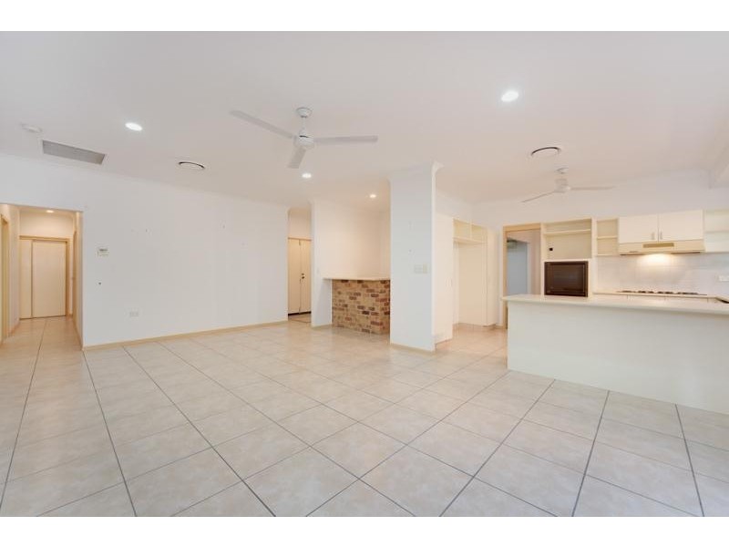 15 Eugenia Crescent, Redlynch QLD 4870