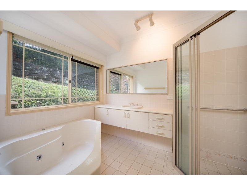 15 Eugenia Crescent, Redlynch QLD 4870