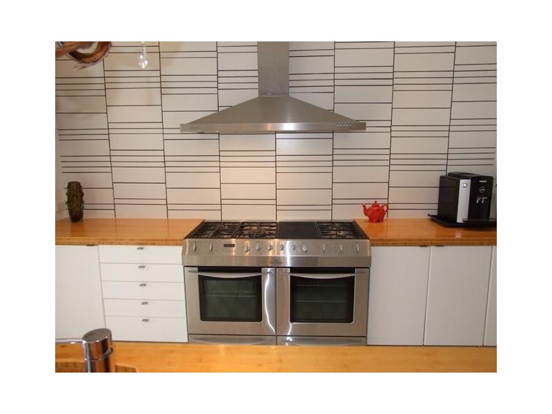 30 Howe Street, Cairns North QLD 4870