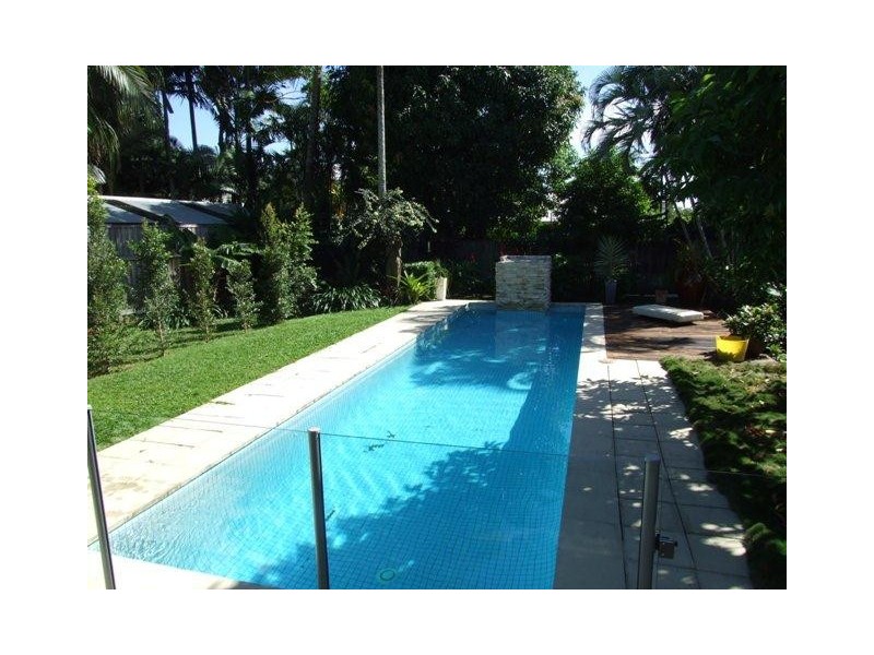 30 Howe Street, Cairns North QLD 4870