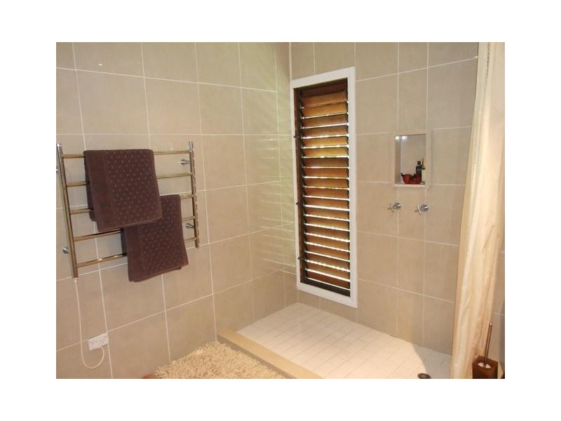 30 Howe Street, Cairns North QLD 4870