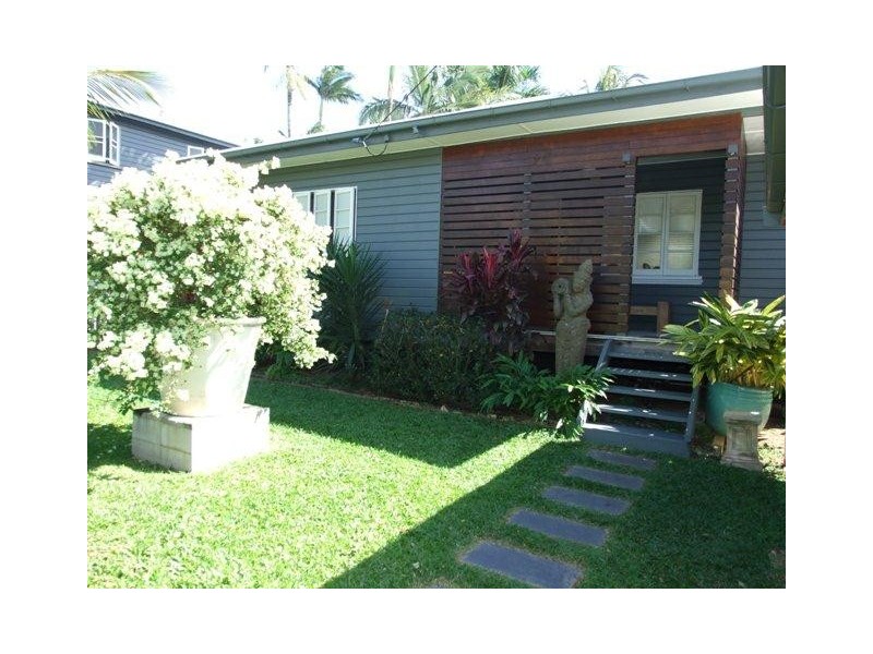 30 Howe Street, Cairns North QLD 4870