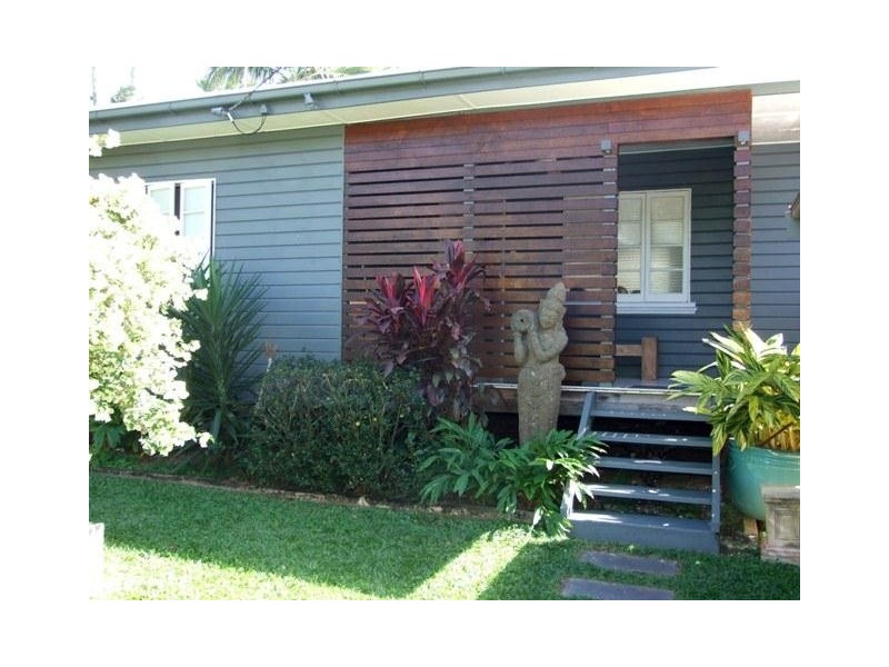 30 Howe Street, Cairns North QLD 4870