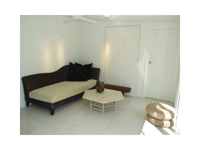 30 Howe Street, Cairns North QLD 4870