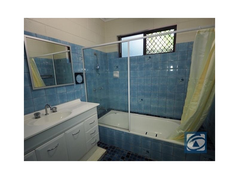 10 Lowanna Close, White Rock QLD 4868