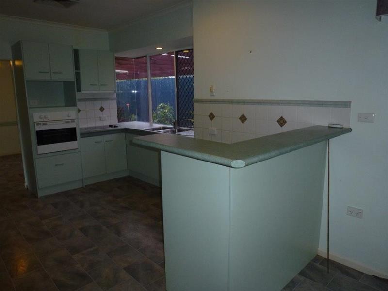 8 Loridan Drive, Brinsmead QLD 4870