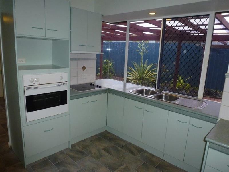 8 Loridan Drive, Brinsmead QLD 4870