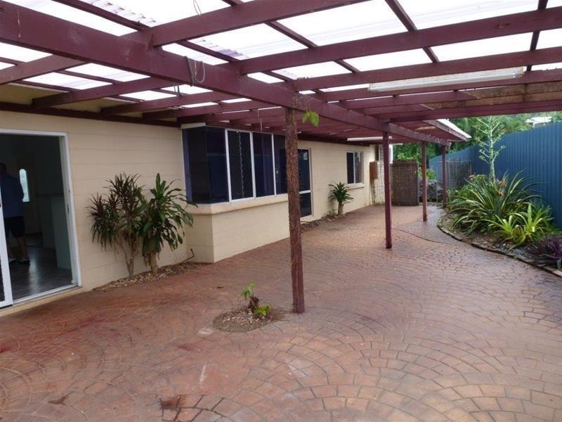 8 Loridan Drive, Brinsmead QLD 4870