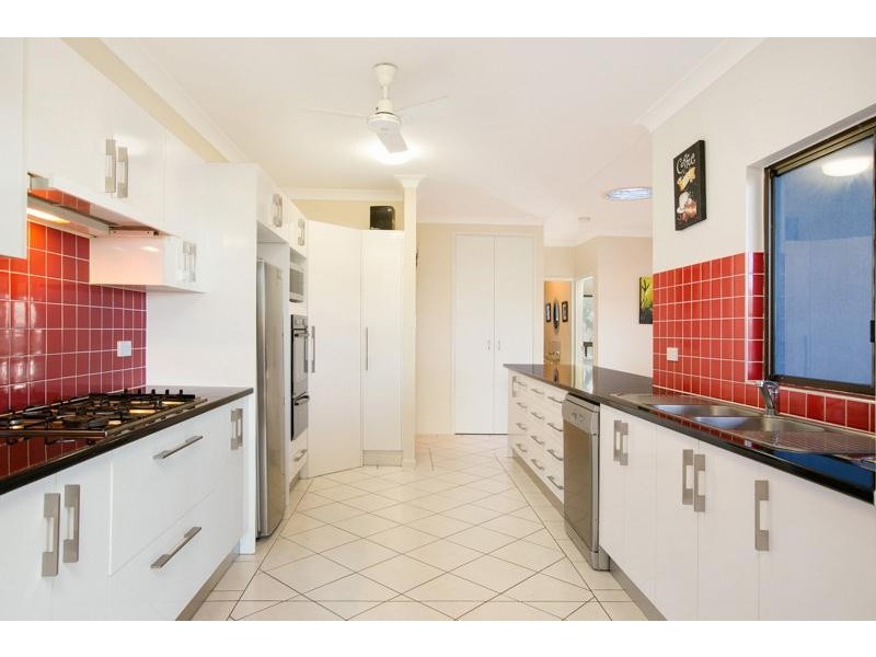 6 Villa Street, Bayview Heights QLD 4868