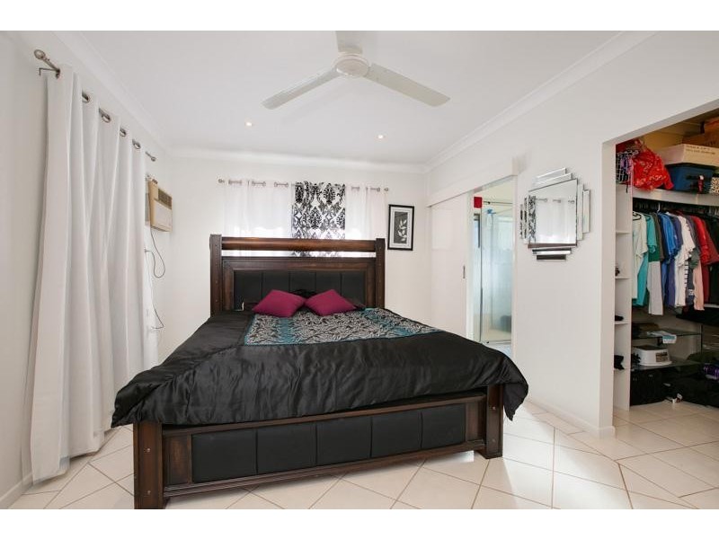 6 Villa Street, Bayview Heights QLD 4868