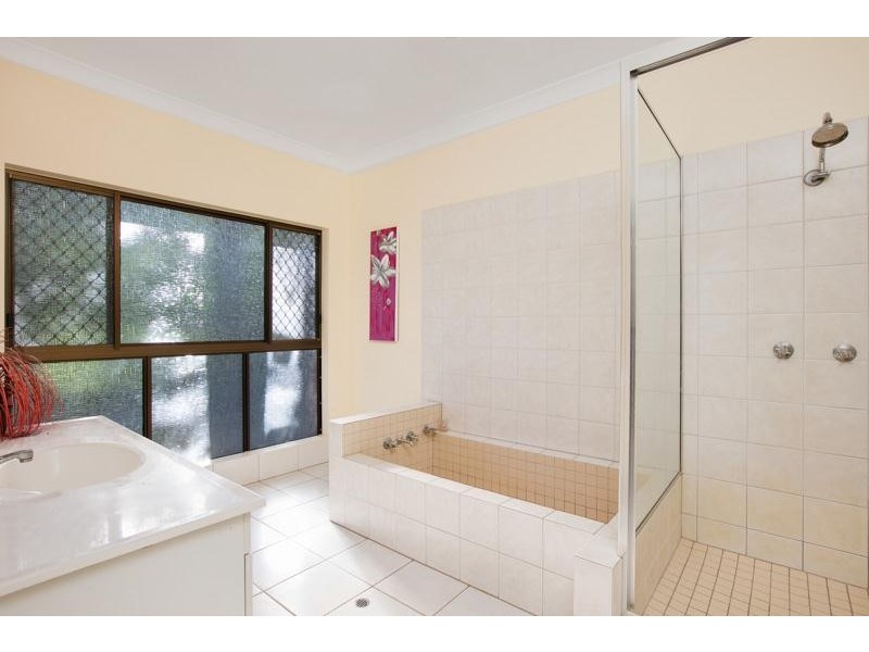 6 Villa Street, Bayview Heights QLD 4868