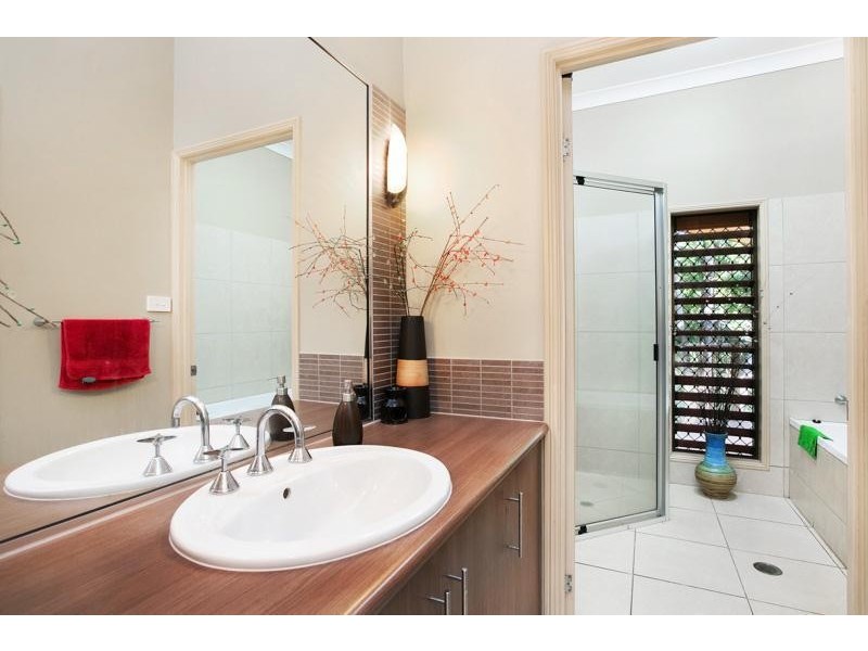 49 The Peak, Brinsmead QLD 4870