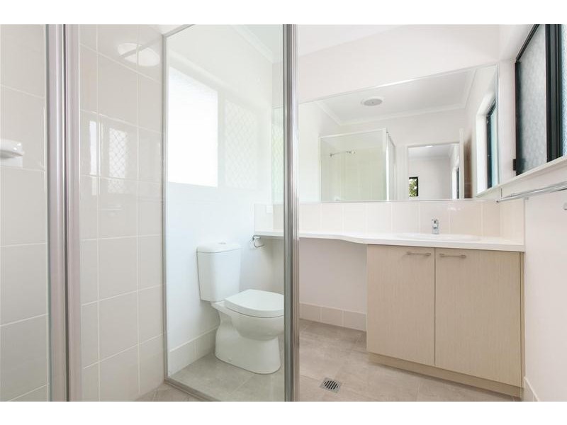 2/116 Callaghan Street, Mooroobool QLD 4870