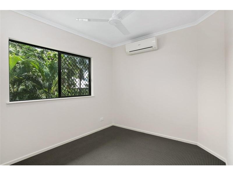 2/116 Callaghan Street, Mooroobool QLD 4870