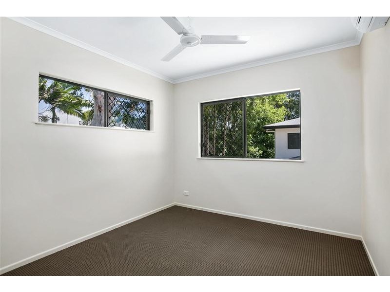 2/116 Callaghan Street, Mooroobool QLD 4870