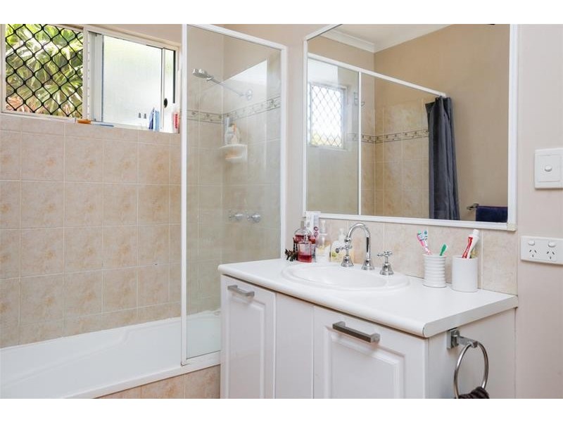 10 Ferngully Street, White Rock QLD 4868