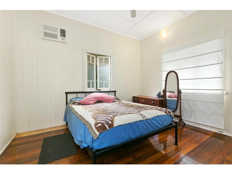 13 Boland Street, Westcourt QLD 4870