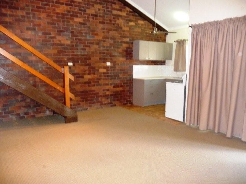 5/6 Crathern Close, Edge Hill QLD 4870