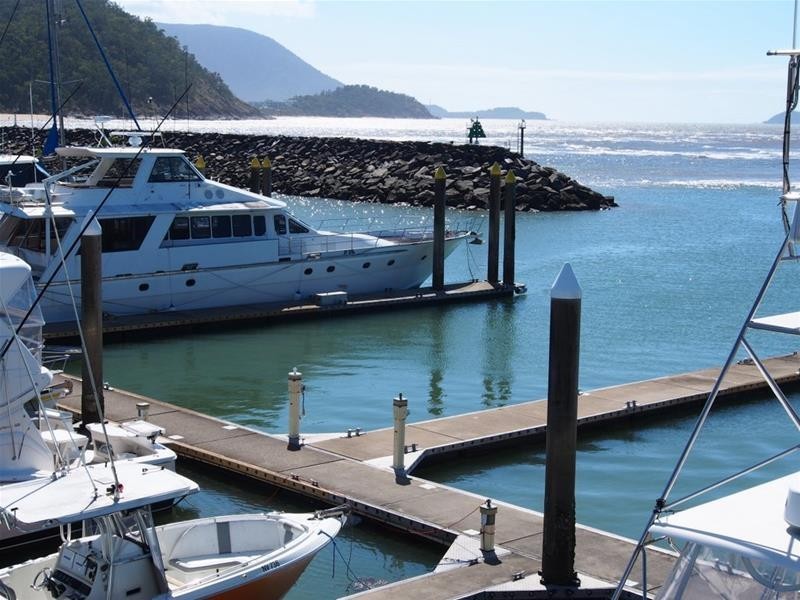 Yorkeys Knob Marina C14, Yorkeys Knob QLD 4878