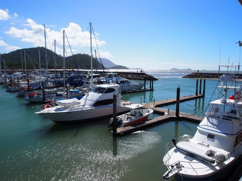 Yorkeys Knob Marina C14, Yorkeys Knob QLD 4878