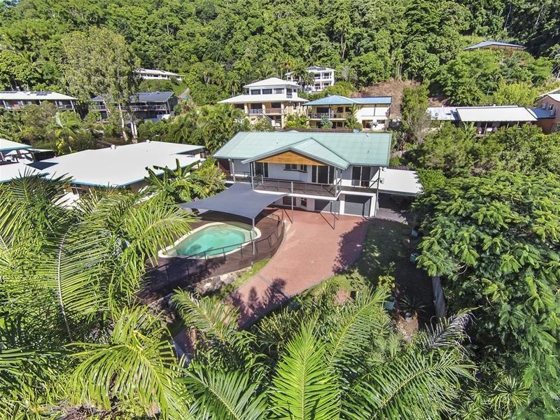 33 Minerva Avenue, Mooroobool QLD 4870