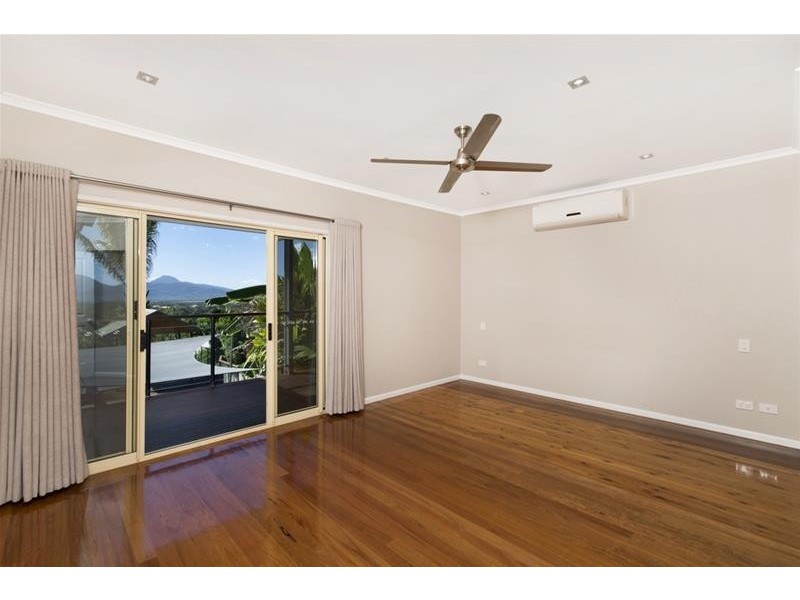 33 Minerva Avenue, Mooroobool QLD 4870