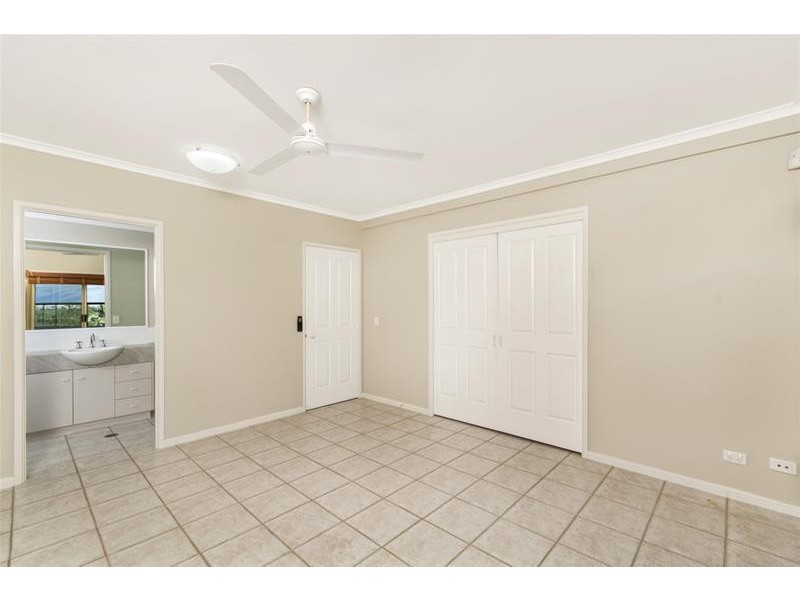 33 Minerva Avenue, Mooroobool QLD 4870