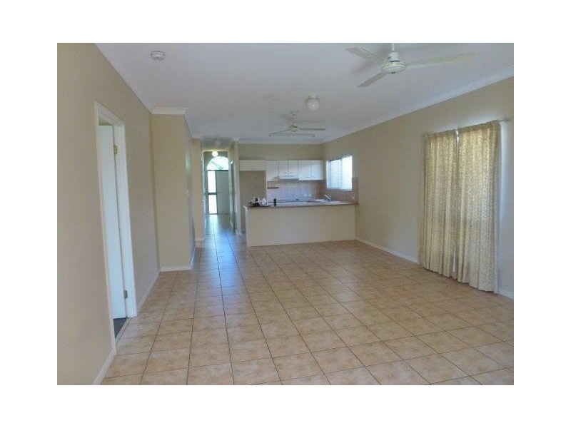 2 Bells Close, Kewarra Beach QLD 4879