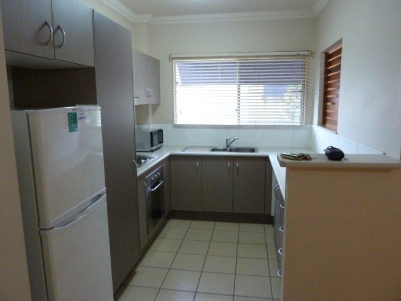 103/2-8 Centenary Close, Manoora QLD 4870
