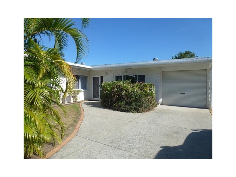 7 Pomona Avenue, Mooroobool QLD 4870