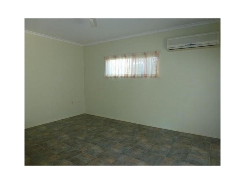 7 Pomona Avenue, Mooroobool QLD 4870