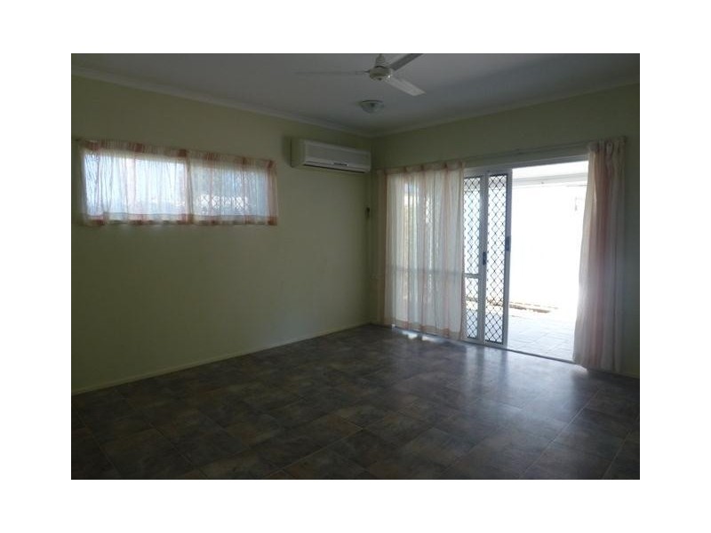 7 Pomona Avenue, Mooroobool QLD 4870