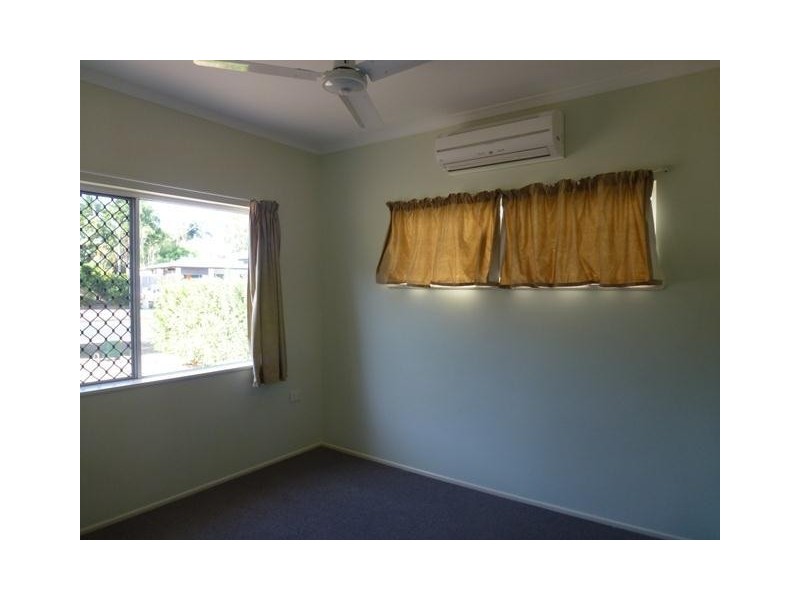 7 Pomona Avenue, Mooroobool QLD 4870