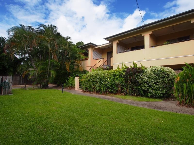 2/217 Spence Street, Bungalow QLD 4870