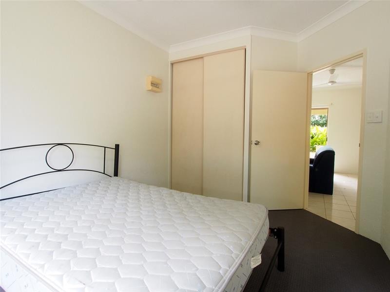 2/217 Spence Street, Bungalow QLD 4870