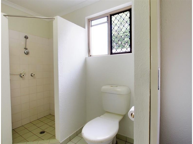 2/217 Spence Street, Bungalow QLD 4870