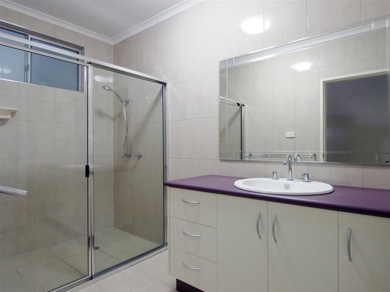 17 Lynette Street, Woree QLD 4868